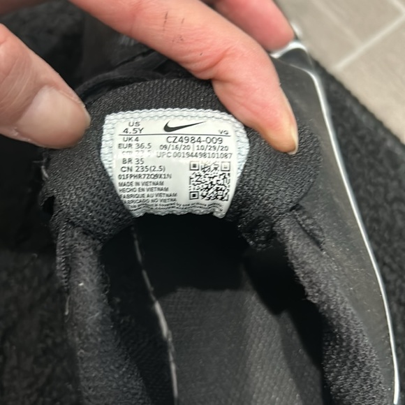 Nike Vapor clears indoor or outdoor size 4.5US - Picture 3 of 3